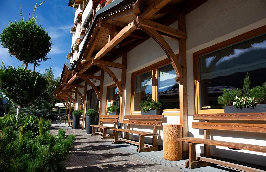 Hotel Crozzon-1